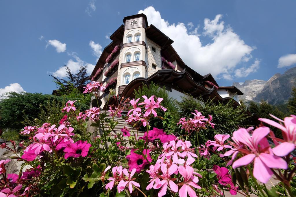 Hotel Letizia San Martino Di Castrozza Esterno foto